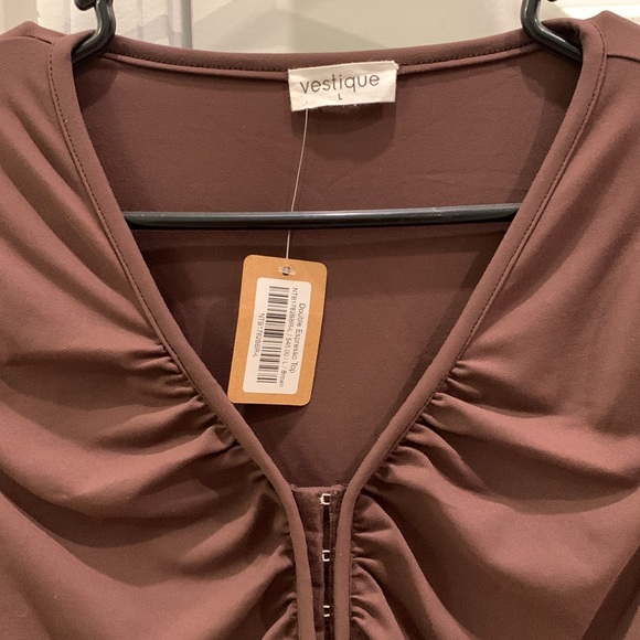 NWT vestique top - Picture 2 of 3